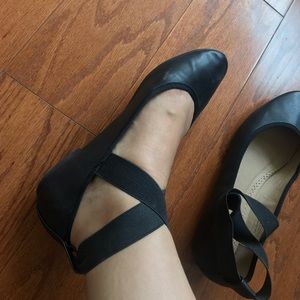 URBAN OUTFITTERS FLATS